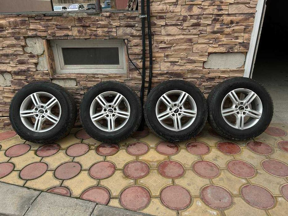 4 бр. зимни гуми Bridgestone 215/70R16 с джанти, цена 400 лв.