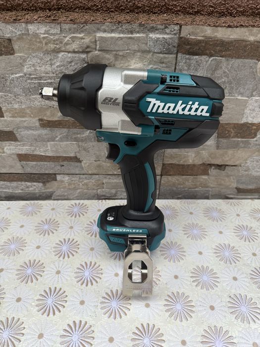 Акумулаторен гайковерт ударен MAKITA DTW1002