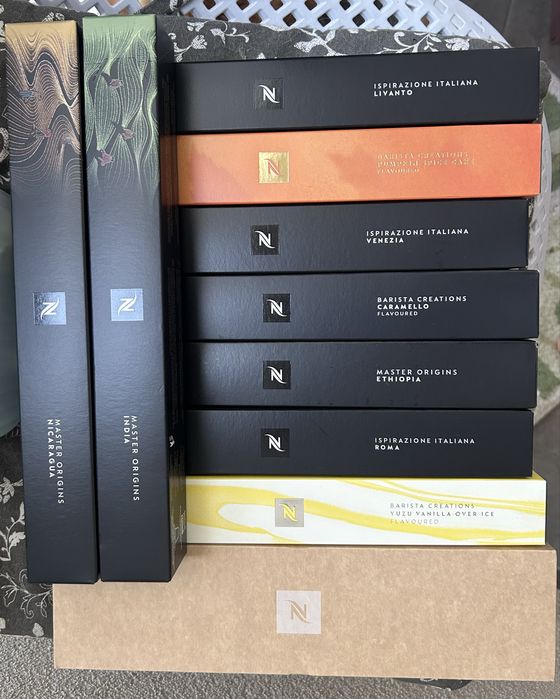 Espresor Nespresso Esenza Mini Intense