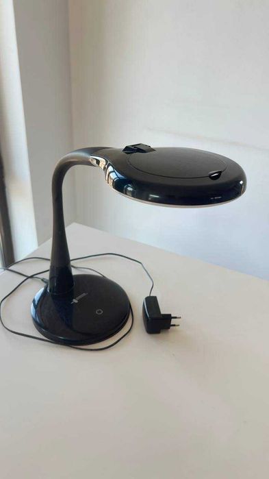 Lampă LED cu lupă Clear Sun – reglabilă, ideală pentru precizie