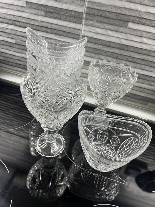 Стеклянная посуда: креманки, салатницы