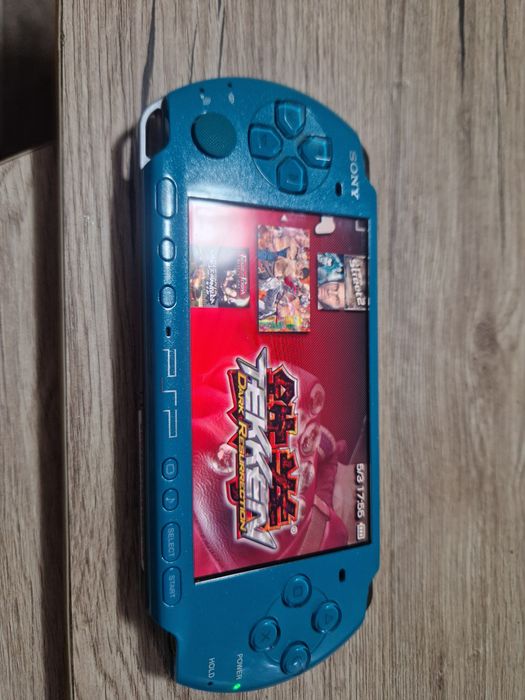 PlayStation PSP 3004 Hatsune Miku style modat 64gb+jocuri