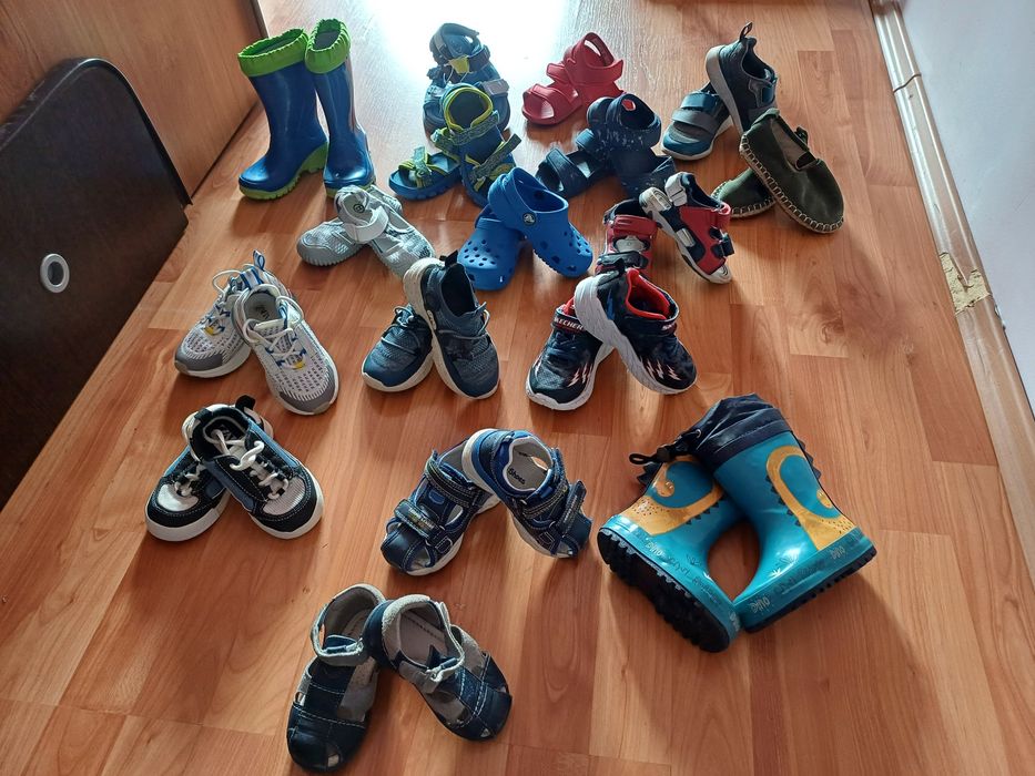 Sandale nutmeg , adidași zara, sheckers,crocs. Mărimi 20 și 25