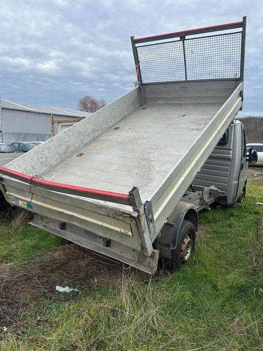 Vând bena hidraulică