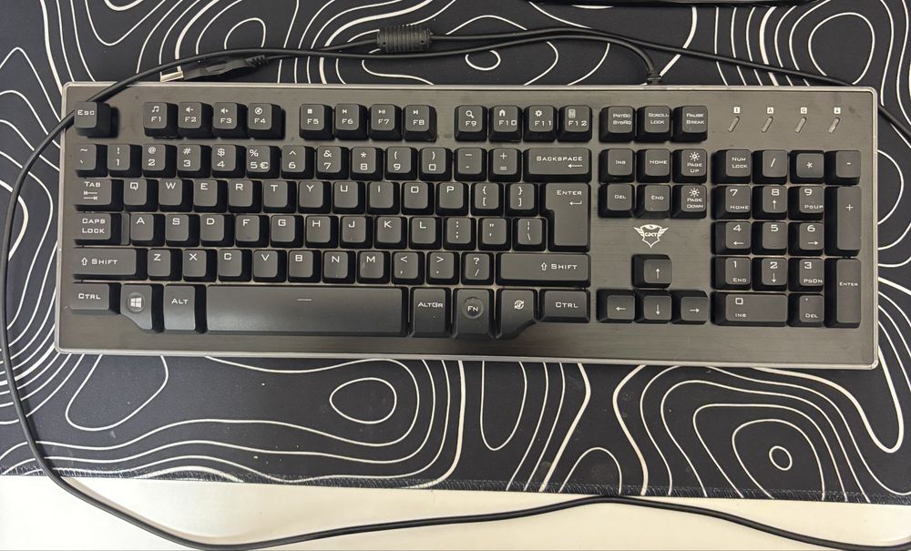 Геймърска клавиатура Trust GXT 860 Thura Semi, черен