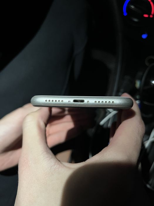 Айфон 11 в хорошем состоянии