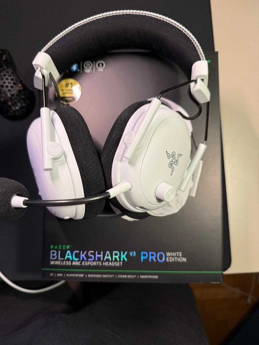 Casti Razer Blackshark V3 Pro Albe