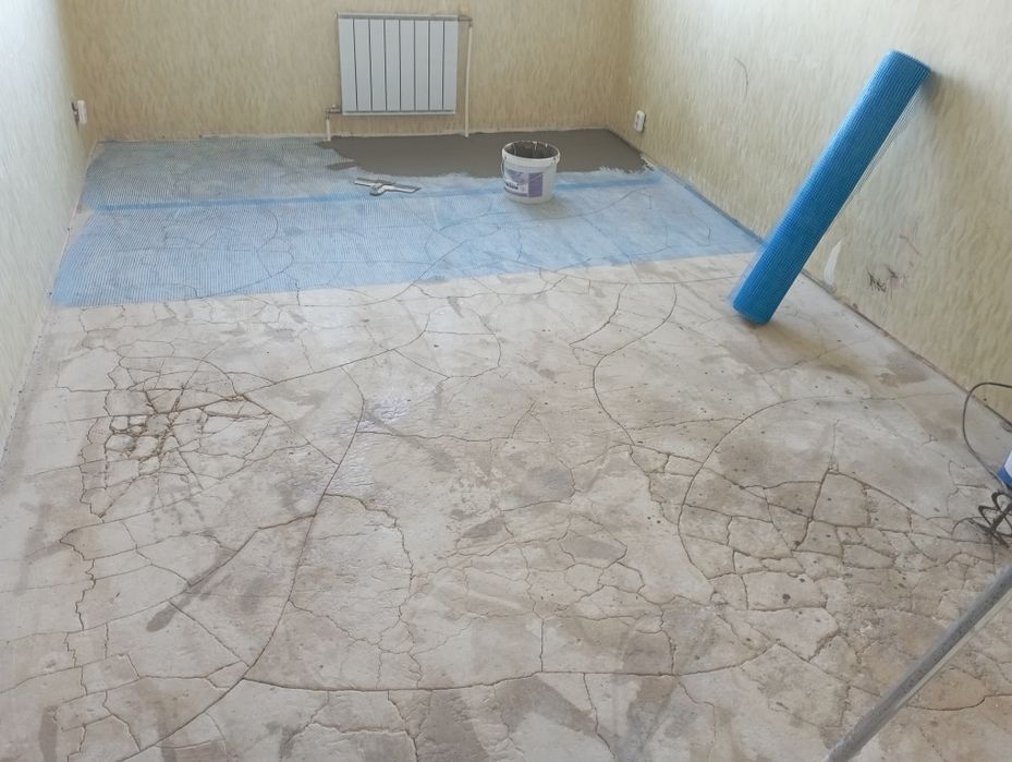 Выравнивание полов, стяжка пола.