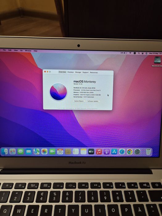 Продавам Macbook Air 13 инча