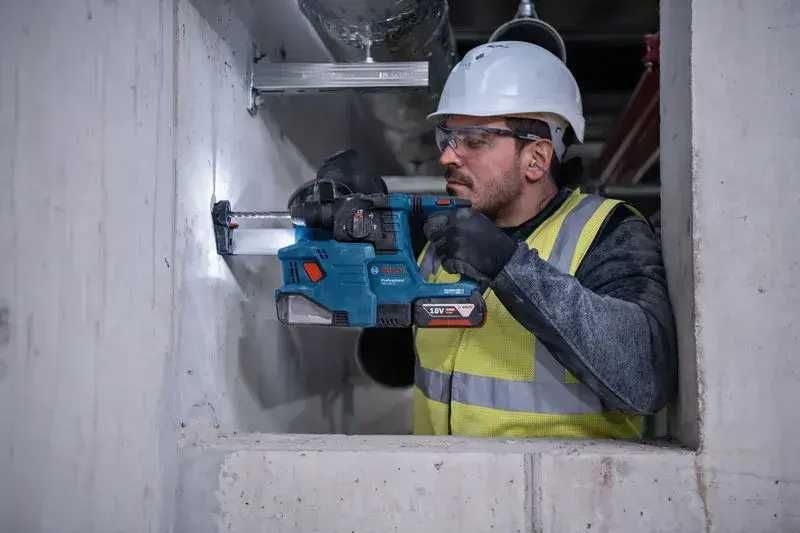 ПРОМОЦИЯ!Акумулаторен перфоратор Bosch GBH 18V-22 Solo 18V , 1.9 J , без батерии и зарядно
