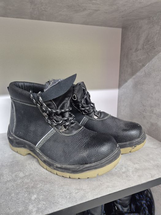 Продам ботинки сефти