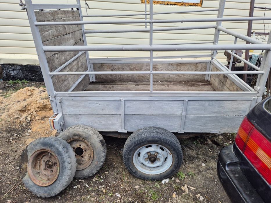 Продам прицеп коневозка на 2 лошади, усиленная, разборная.