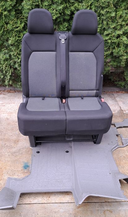 Banchetă Ford Transit 3 locuri diferite banchete Față Iveco 2 locuri