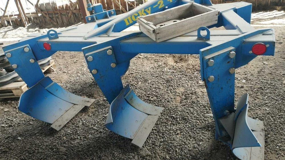 Плуг 3 корпуса скоростной новый