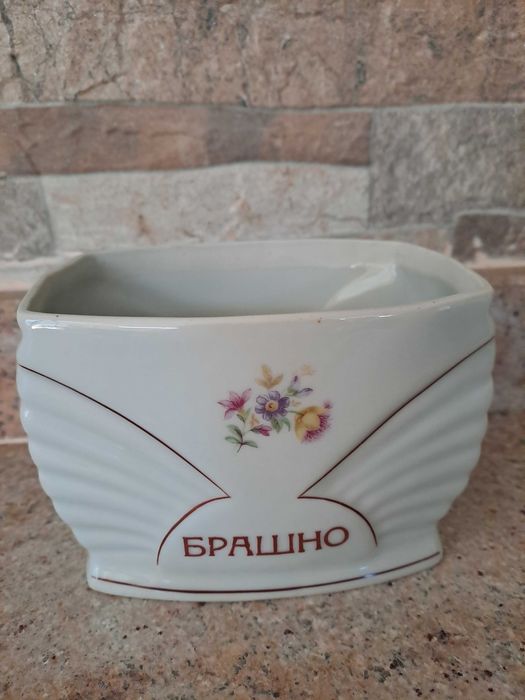 Порцеланови буркани за подправки