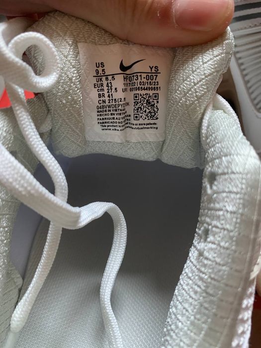 Кроссовки Nike Vomero 5