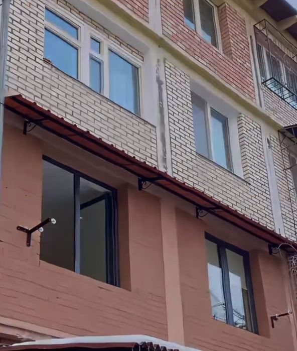 Установка над окнами козырьки делаем на заказ быстро и качественно