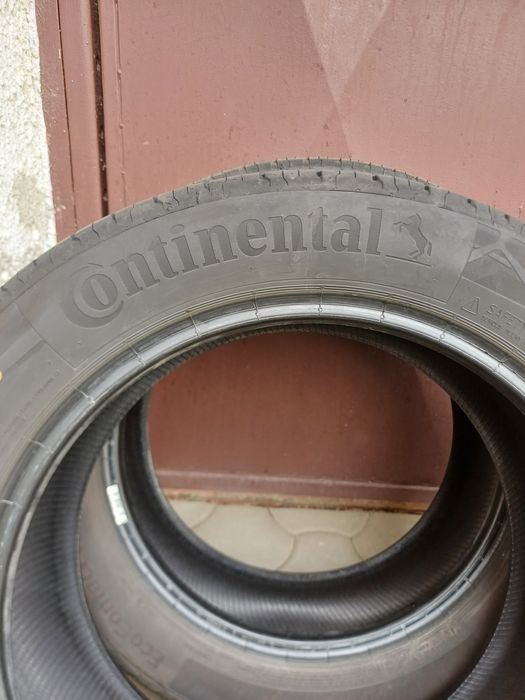 Vând  set cauciucuri   Continental 215/55/17 V