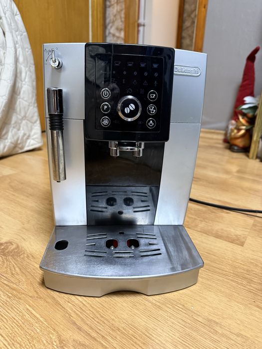 Каферобот DeLonghi Magnifica S