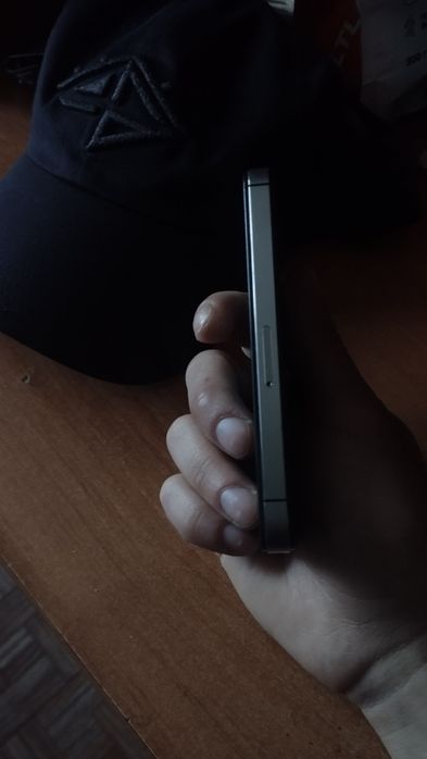 iPhone 4s / без коробки