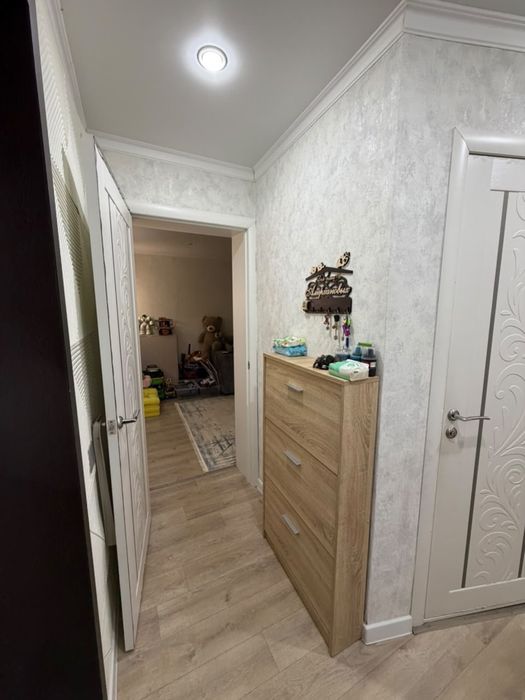 Продам двух комнатную квартиру