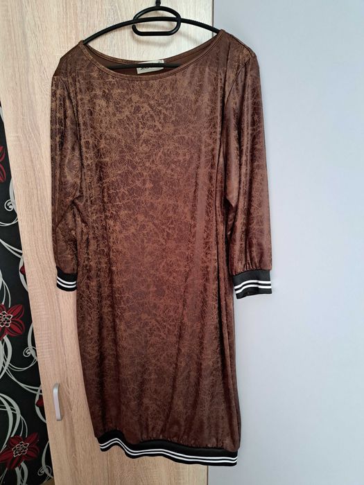 Рокля- тип туника имитация на кожа