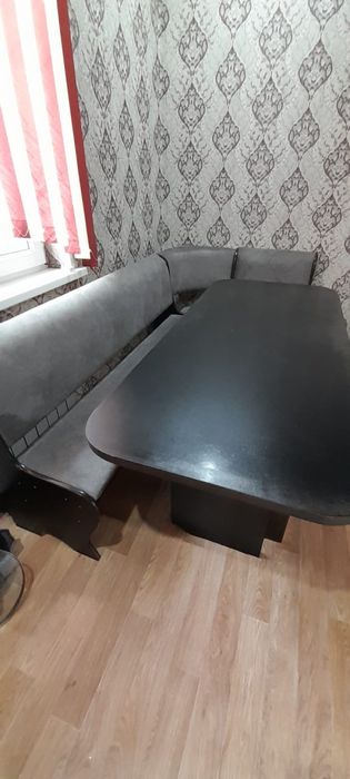 Слол со стульями