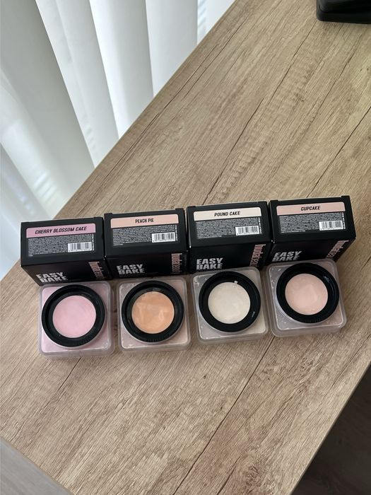Pudra Huda Beauty