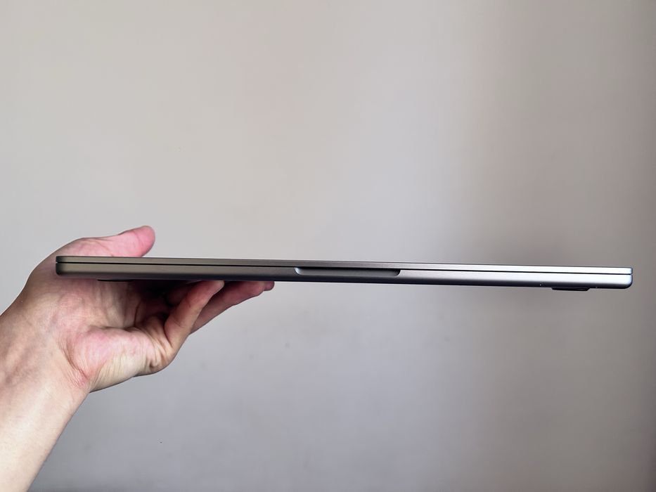 MacBook air M2 8GB ram