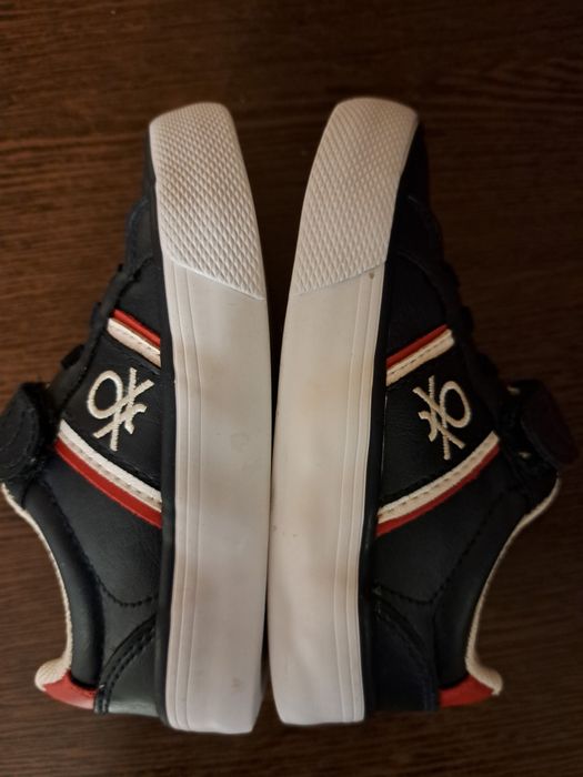 Adidasi Benetton marimea 24