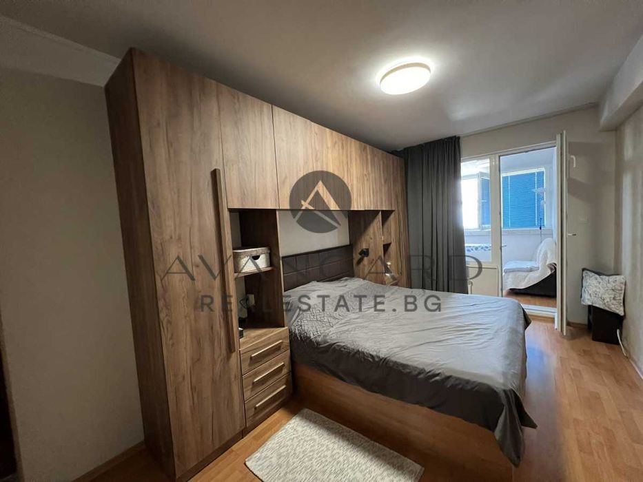 Продава се Тристаен апартамент в Пловдив, Кючук Париж - 113 кв.м за 2027 €/кв.м - Снимка #3