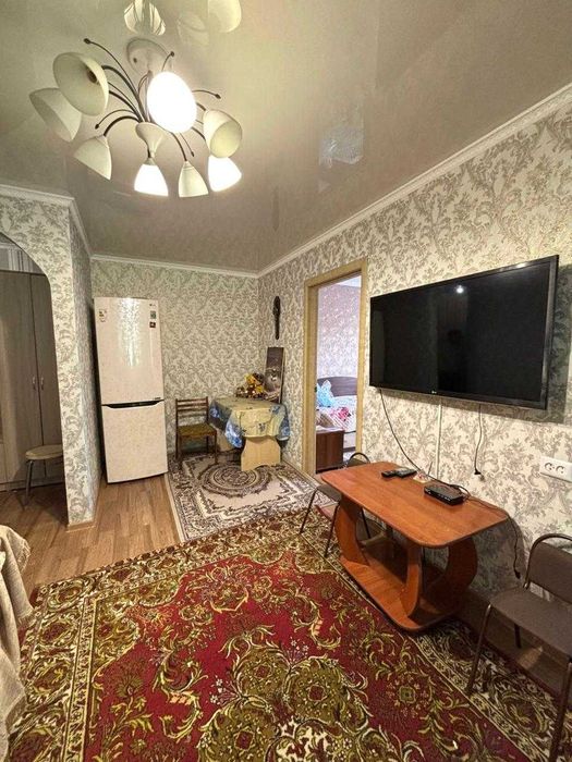 Продам 3- ком квартиру район Уют