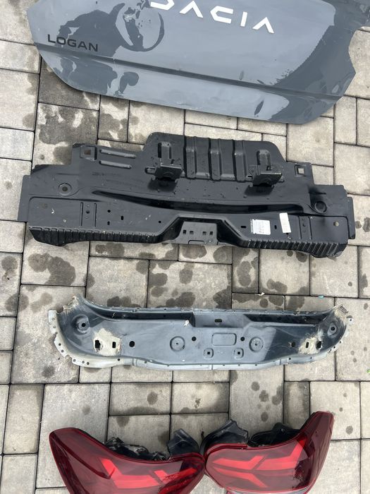 Panou spate bara haion lampa dacia logan 3