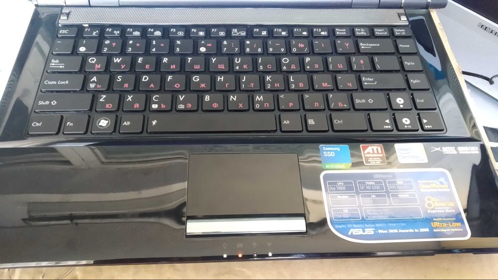 Лаптоп ASUS U80V