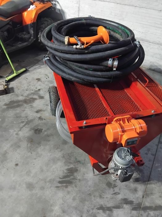 Pompa de tencuit! MONDIAL 220