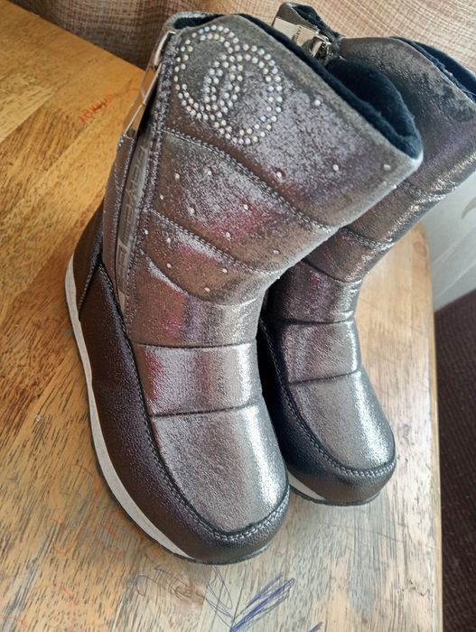 Зимние ботинки обсолютно новые