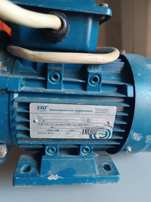 Продам срочно двигатель асинхронный
