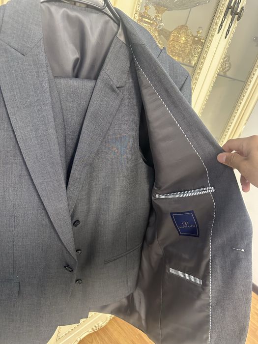 Продам костюм тройка