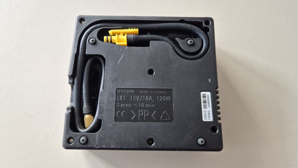 Нов Оригинален Компресор /ПОМПА/Мерцедес  за гуми 180w