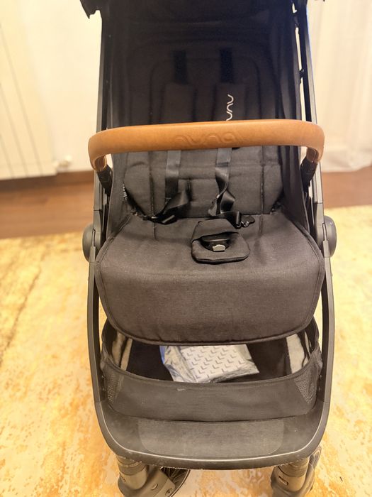 Carucior Nuna TRVL Caviar