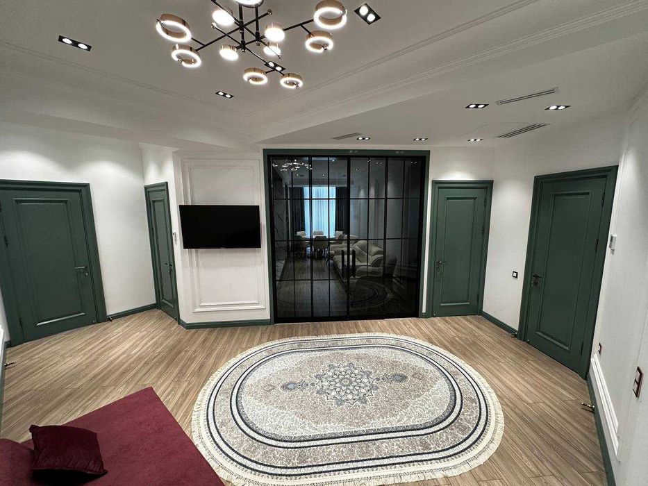 Срочно шикарную сдам 3-х комнатную квартиру в ЖК TIARA!