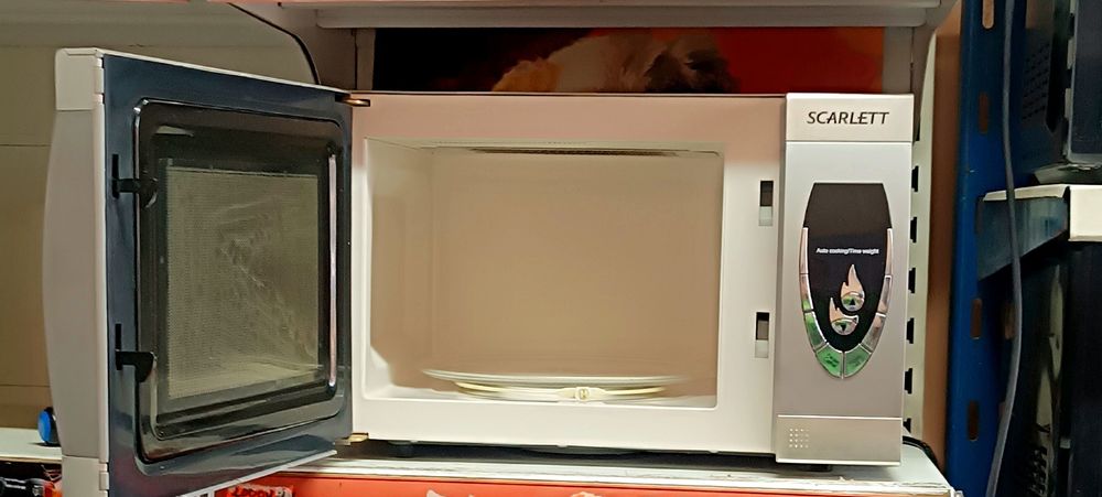 Продам микроволновку с грилем