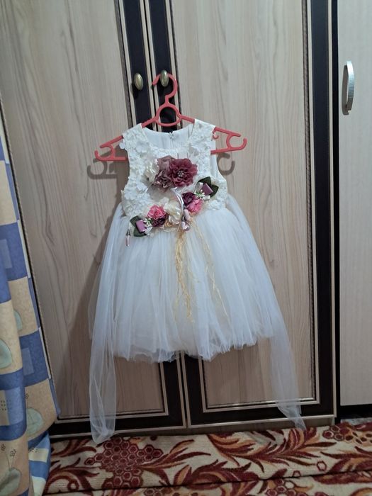 Продам красивое платье для девочек!