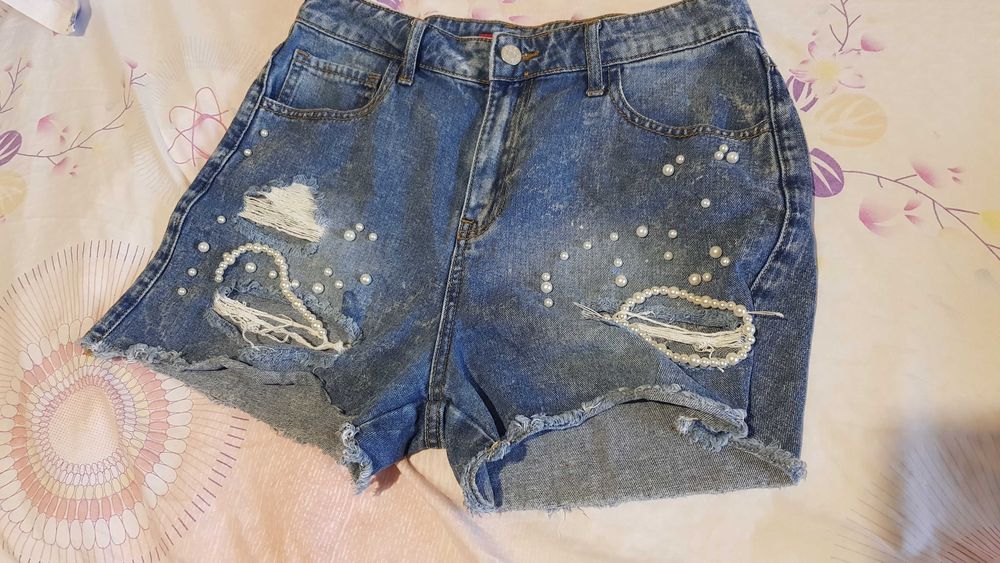 Pantaloni scurți denim originali Guess