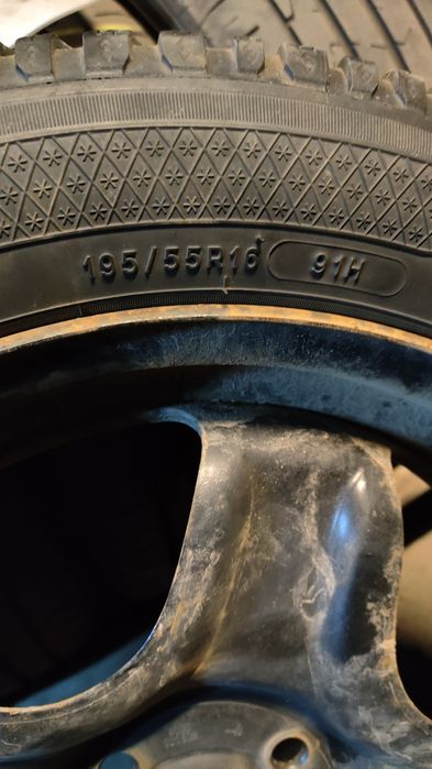 Vând anvelope de iarna Hankook și Kleber  195/55/R16