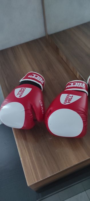 Перчатки боксерские Новые.