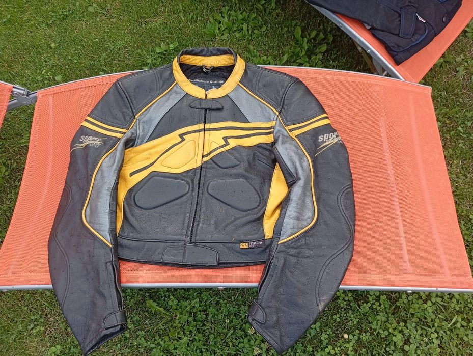 Vând echipament moto casca cizme geci pantaloni