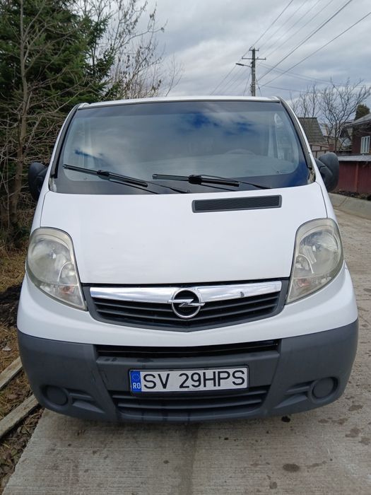 Opel vivaro 2.0 cdti 8+1 an 2008 sasiu scurt