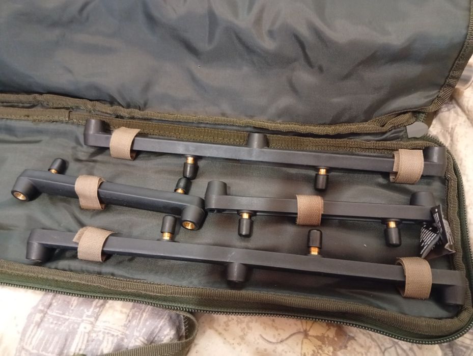 Трипод стойка за въдици Fox Eos  с двоен и троен бъзбар