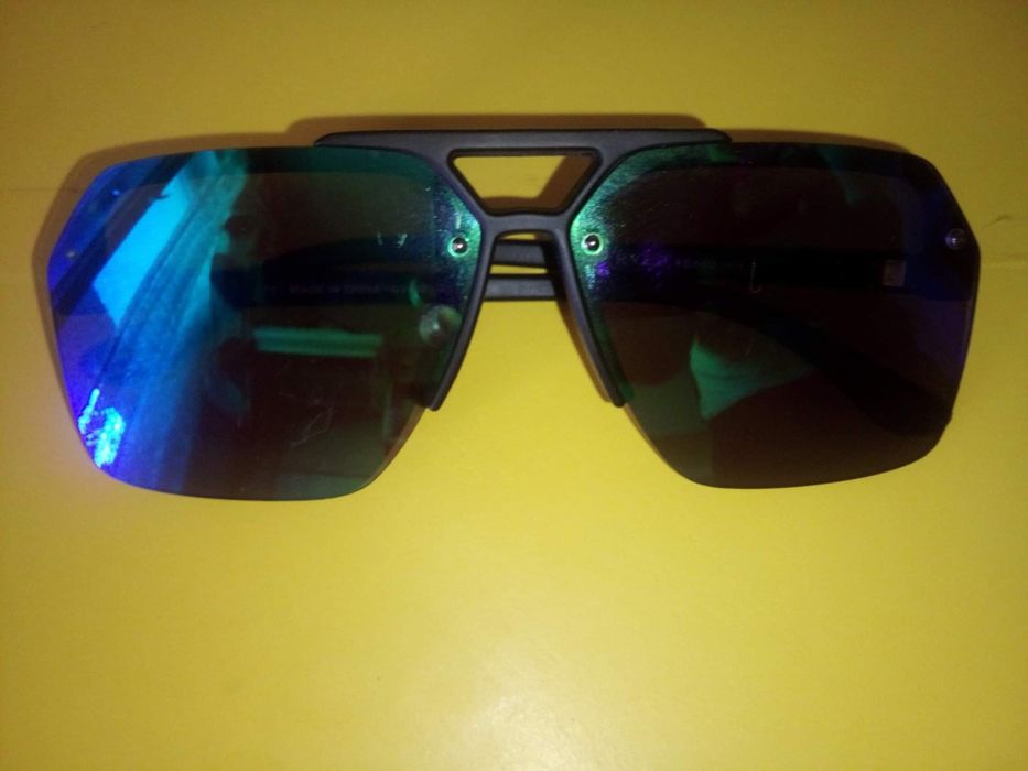 Vând ochelari de soare produs de calitate,noi.